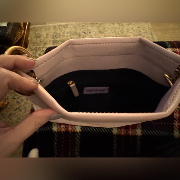 💕 House of Want Chill Vegan Leather Clutch - Picture 4 of 8